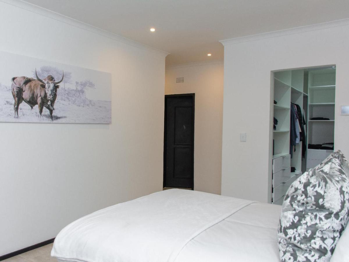 Zwelakho Furnished Apartments The Cube Johannesburg Eksteriør bilde