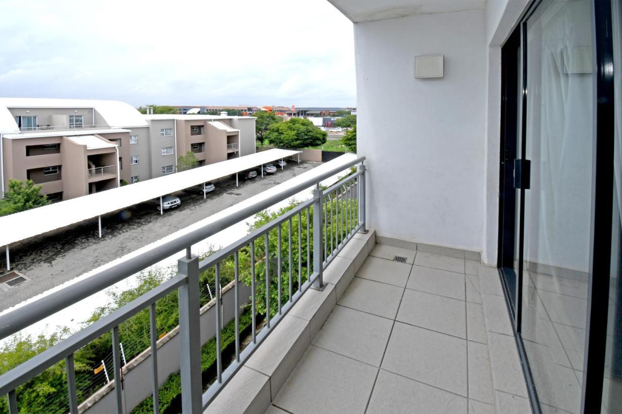 Zwelakho Furnished Apartments The Cube Johannesburg Eksteriør bilde