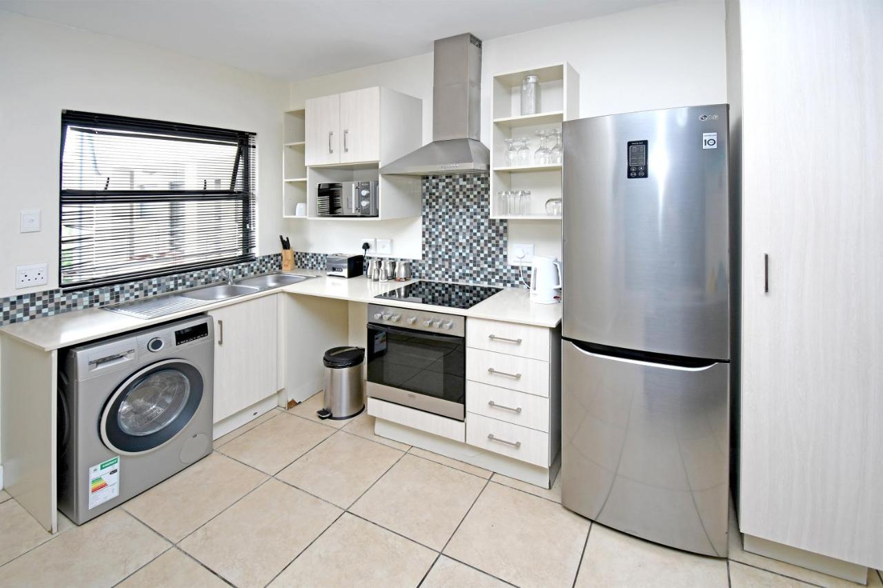 Zwelakho Furnished Apartments The Cube Johannesburg Eksteriør bilde
