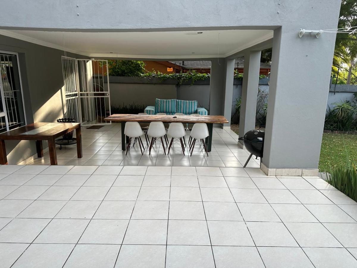 Zwelakho Furnished Apartments The Cube Johannesburg Eksteriør bilde