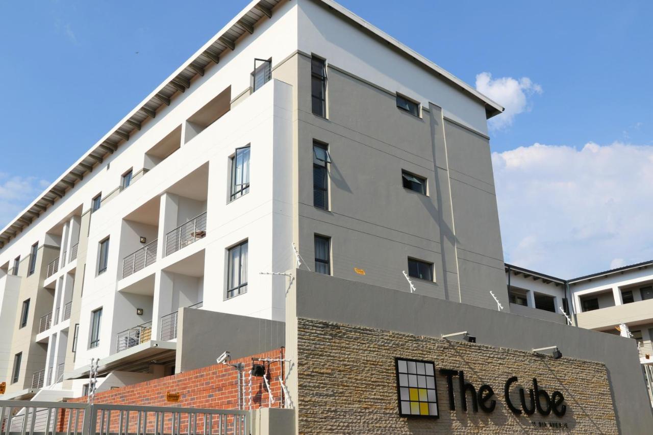 Zwelakho Furnished Apartments The Cube Johannesburg Eksteriør bilde