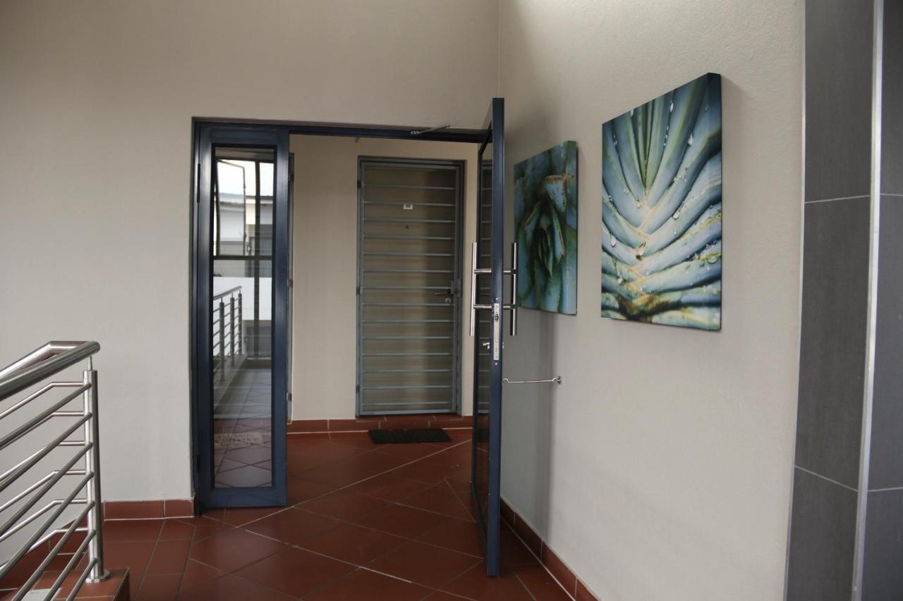 Zwelakho Furnished Apartments The Cube Johannesburg Eksteriør bilde